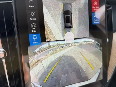 New 2026 Volvo XC60 B5 Ultra w/ Protection Package Premier image 23