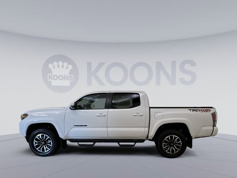 Used 2023 Toyota Tacoma TRD Sport image 2