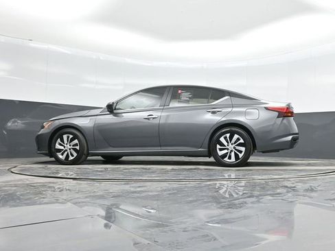 Used 2025 Nissan Altima 2.5 S image 41