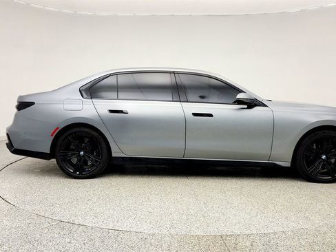 Used 2023 BMW 760i xDrive w/ Executive Package AWD/4WD image 4