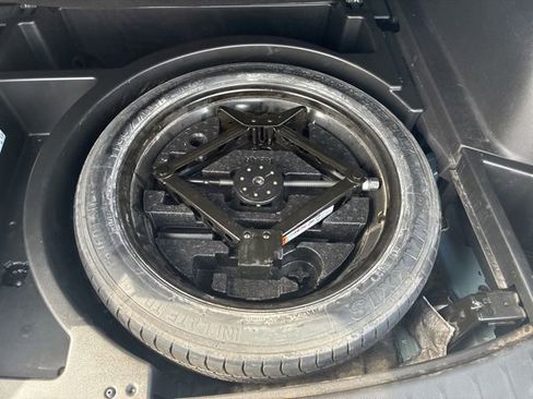 Used 2019 Chevrolet Blazer LT FWD image 26
