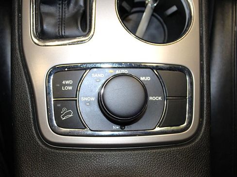 Used 2022 Jeep Grand Cherokee Limited w/ Trailer Tow Group IV image 24