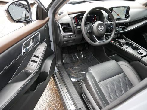 Certified 2023 Nissan Rogue Platinum w/ Platinum Premium Package image 9