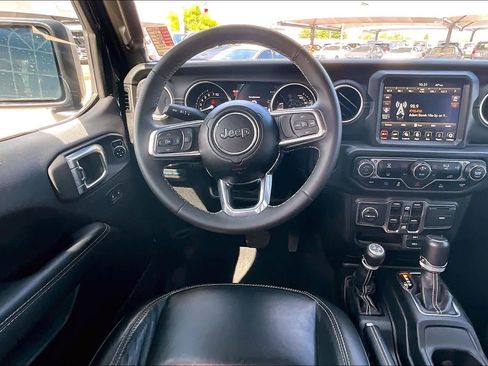 Used 2023 Jeep Wrangler Unlimited Sahara AWD/4WD image 7