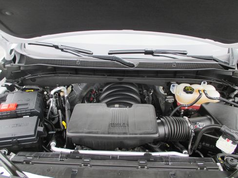 Used 2024 Chevrolet Suburban RST w/ Luxury Package image 33