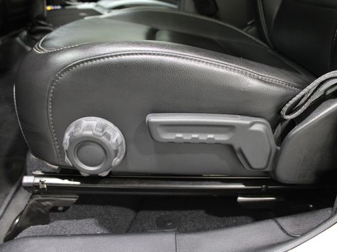 Used 2020 Jeep Gladiator Overland image 4