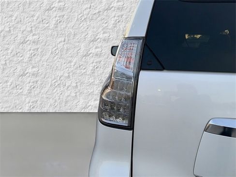 Used 2022 Lexus GX 460 Luxury image 10