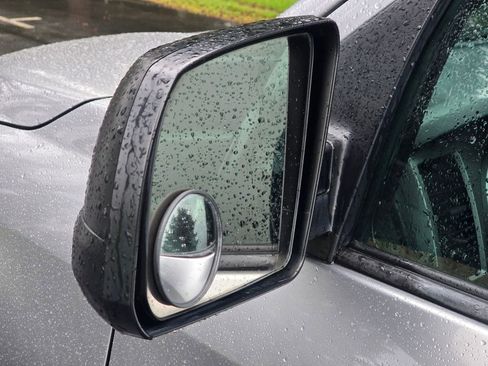 Used 2012 Toyota Tundra 4x4 Double Cab image 11