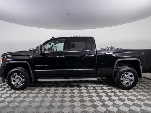 Used 2017 GMC Sierra 3500 Denali image 7