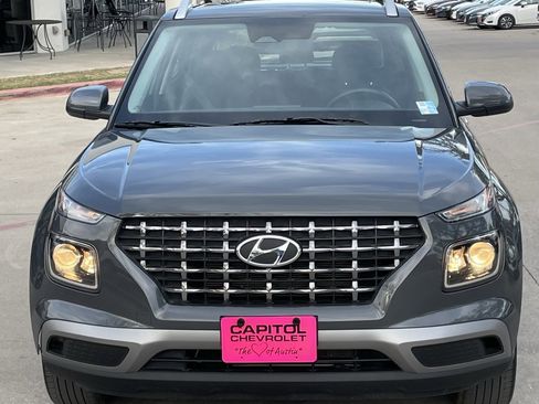 Used 2025 Hyundai Venue SEL image 6