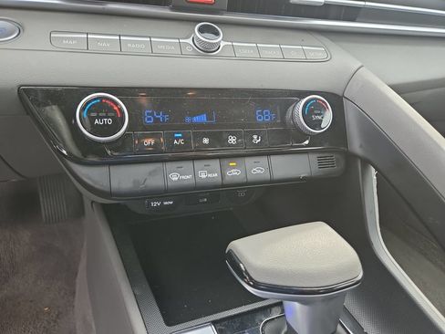 Used 2024 Hyundai Elantra SEL FWD image 30