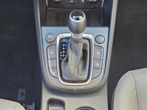 Used 2022 Hyundai Kona Limited image 12