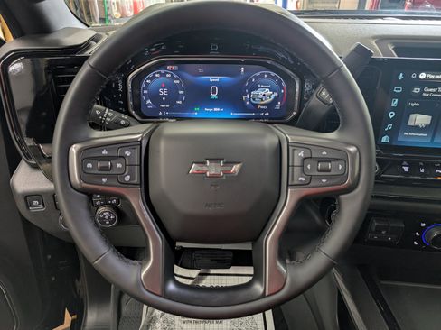 Used 2026 Chevrolet Silverado 2500 ZR2 w/ LPO, Dark Essentials Package AWD/4WD image 18