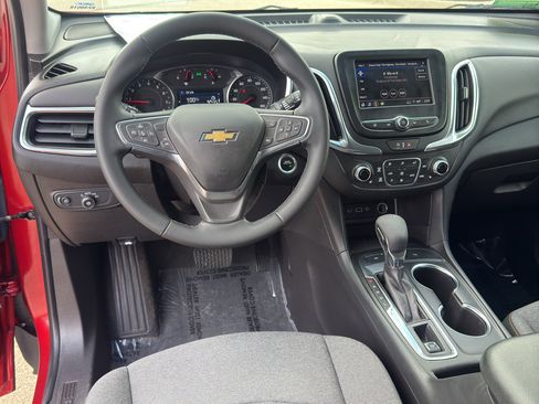Used 2024 Chevrolet Equinox LT AWD/4WD image 12