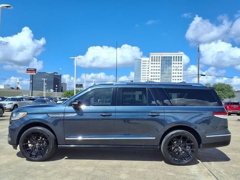Certified 2022 Lincoln Navigator L Reserve RWD image 24