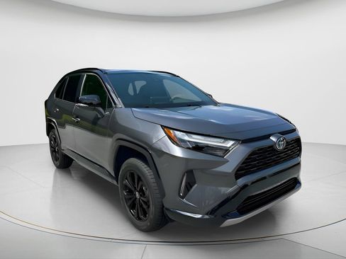 Used 2023 Toyota RAV4 XSE AWD/4WD image 3