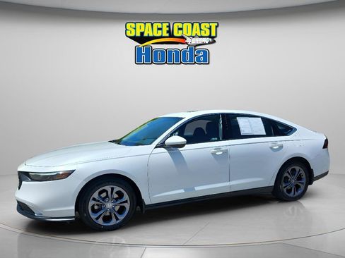 Used 2023 Honda Accord EX image 9