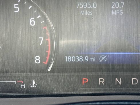 Used 2024 Ford Explorer XLT w/ Equipment Group 202A AWD/4WD image 43