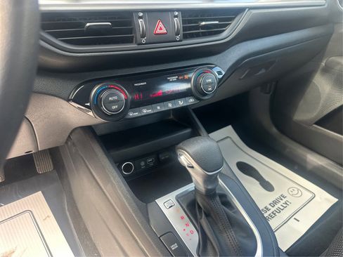 Used 2019 Kia Forte LXS image 37