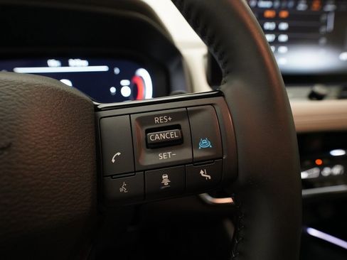 Certified 2025 Nissan Rogue SL w/ Tech Package image 19