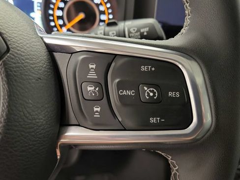 Used 2025 Jeep Wrangler Unlimited Sahara AWD/4WD image 30