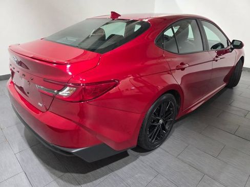 Used 2025 Toyota Camry SE FWD image 5