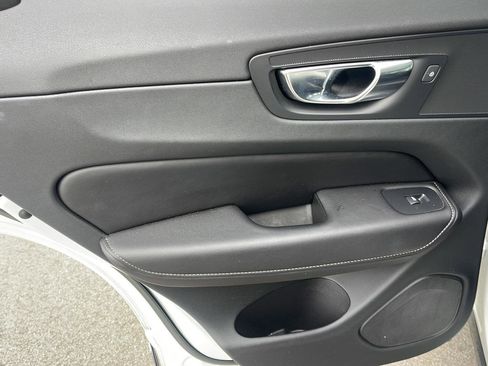 Used 2023 Volvo XC60 B5 Ultimate w/ Climate Package image 25