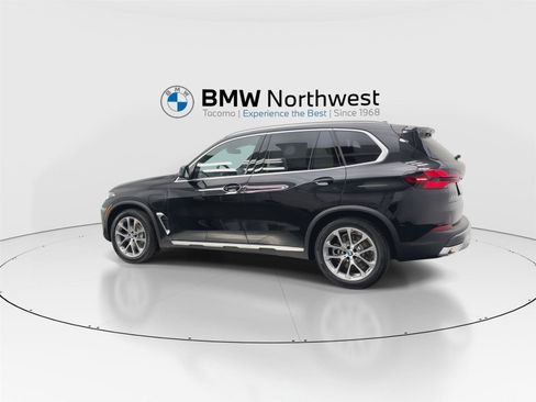 Used 2026 BMW X5 xDrive50e w/ Climate Comfort Package image 11