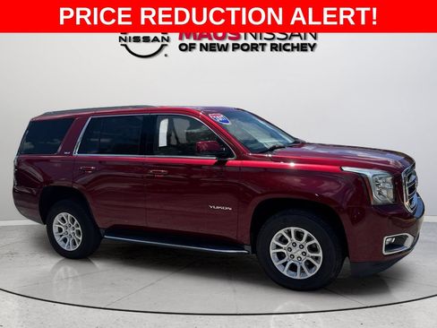 Used 2017 GMC Yukon SLT AWD/4WD image 1