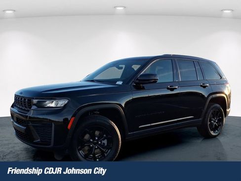 New 2026 Jeep Grand Cherokee Laredo image 1