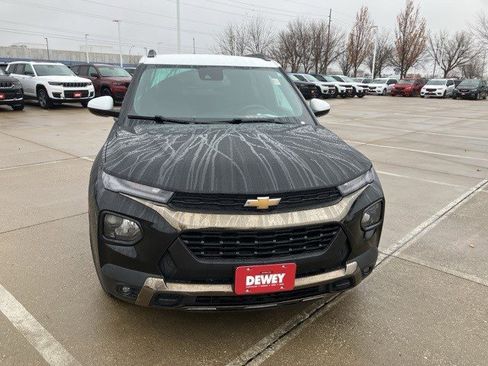 Used 2023 Chevrolet TrailBlazer ACTIV image 2