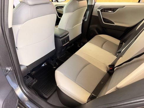 Used 2022 Toyota RAV4 Limited AWD/4WD image 29