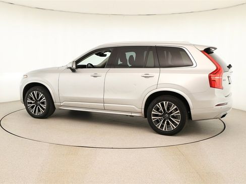 Used 2020 Volvo XC90 T5 Momentum image 3
