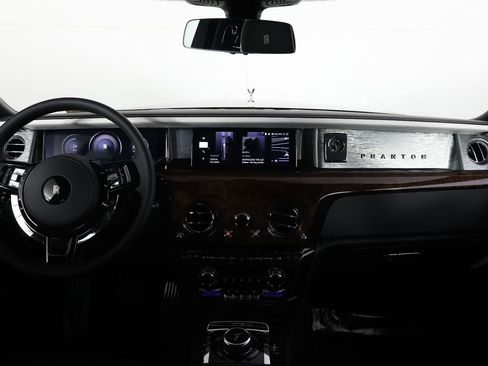 New 2026 Rolls-Royce Phantom Sedan RWD image 11