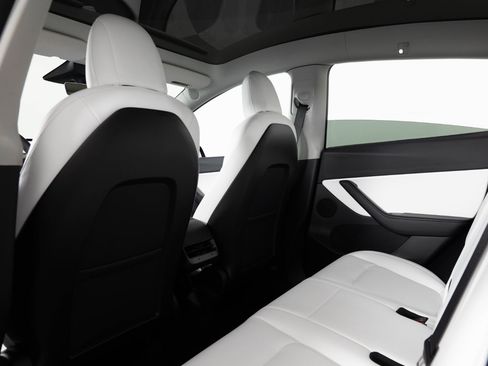 Used 2022 Tesla Model Y Performance image 20