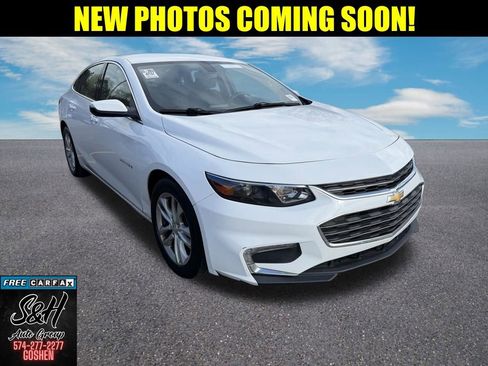 Used 2017 Chevrolet Malibu LT FWD image 1