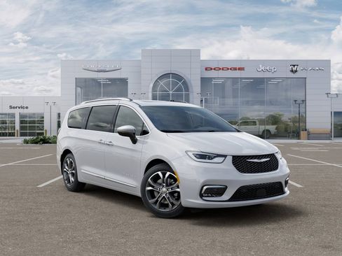 New 2026 Chrysler Pacifica Pinnacle w/ Trailer Tow Group image 5