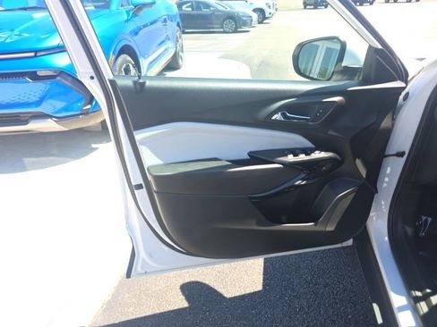 Used 2024 Chevrolet Trax LT FWD image 14