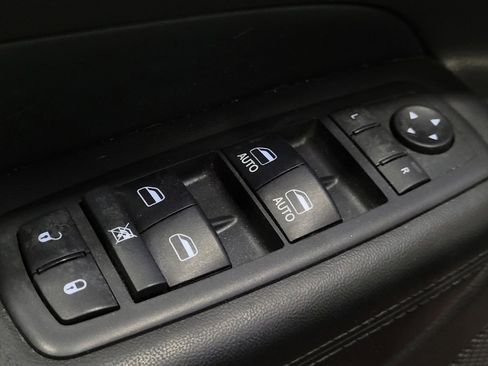 Used 2018 Jeep Grand Cherokee Limited AWD/4WD image 27