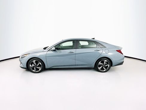 Used 2023 Hyundai Elantra SEL w/ Convenience Package image 4