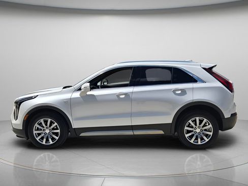 Used 2023 Cadillac XT4 Premium Luxury w/ Technology Package FWD image 3