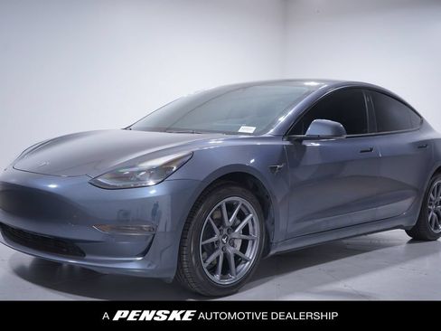 Used 2023 Tesla Model 3 Standard Range RWD image 1
