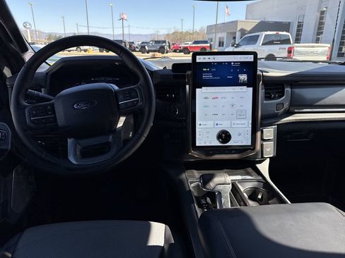 Used 2025 Ford F150 Lightning Lariat image 25