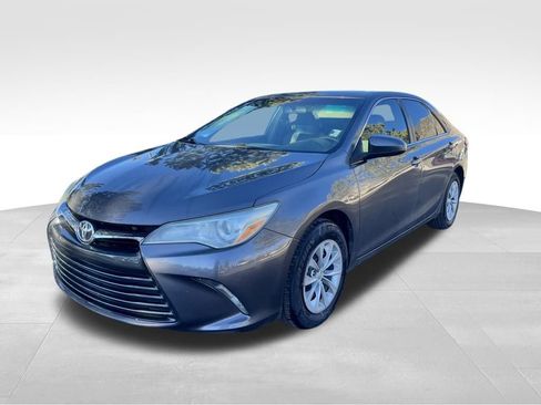 Used 2017 Toyota Camry LE image 7