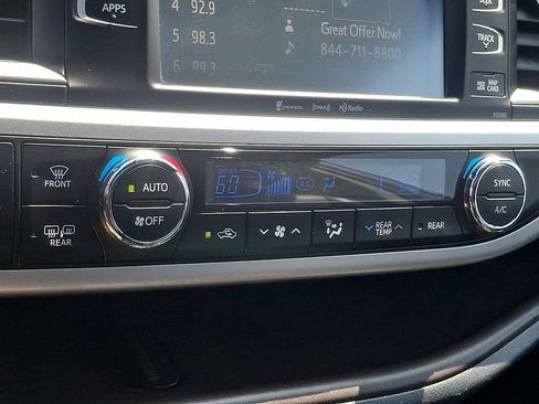 Used 2019 Toyota Highlander XLE w/ Protection Package #3 AWD/4WD image 17