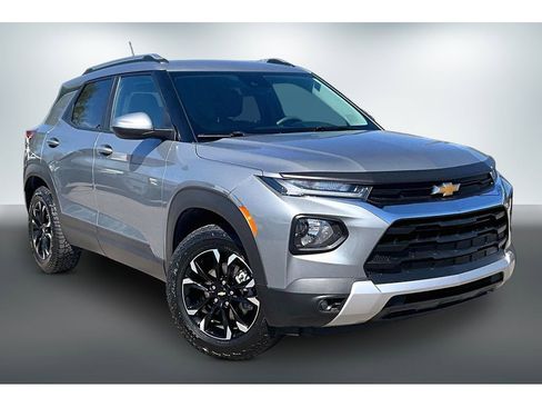 Used 2023 Chevrolet TrailBlazer LT AWD/4WD image 3
