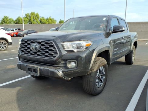 Used 2021 Toyota Tacoma TRD Off-Road w/ Technology Package AWD/4WD image 2