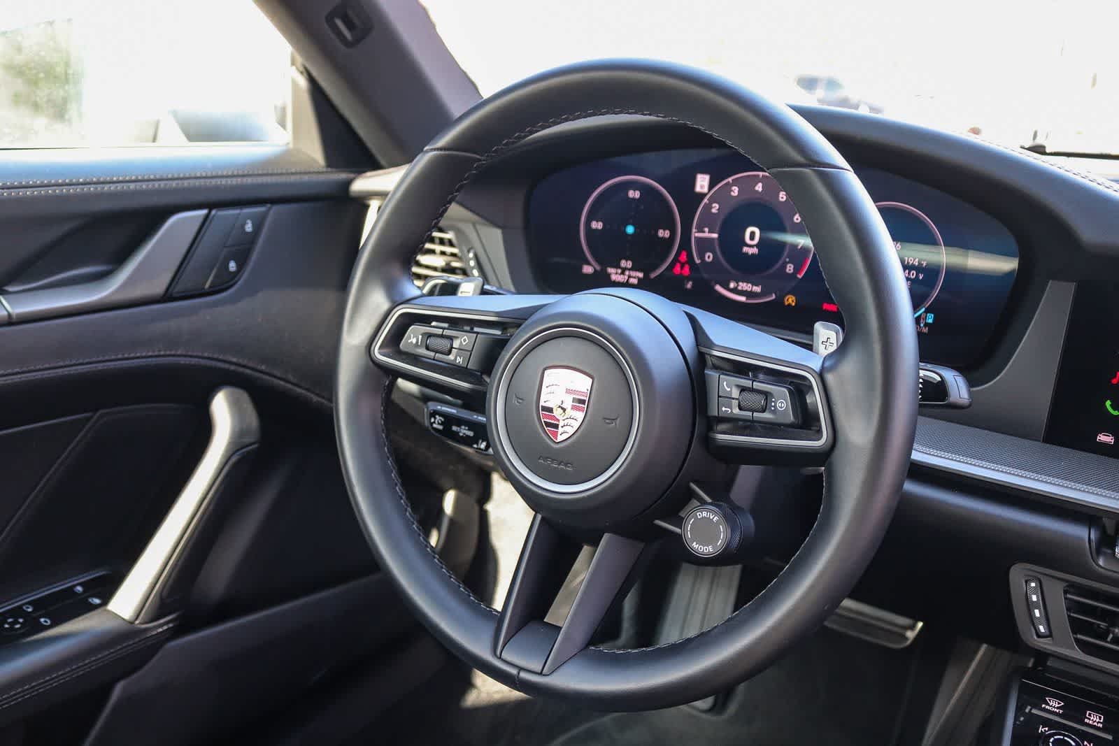 Used 2025 Porsche 911 Carrera RWD image 15