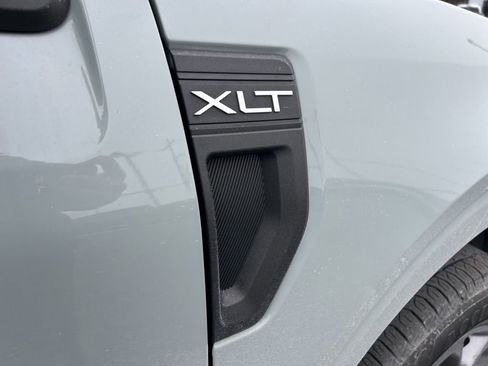 Used 2022 Ford Maverick XLT image 11