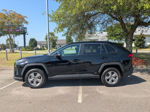 Certified 2023 Toyota RAV4 XLE w/ Convenience Package AWD/4WD image 6